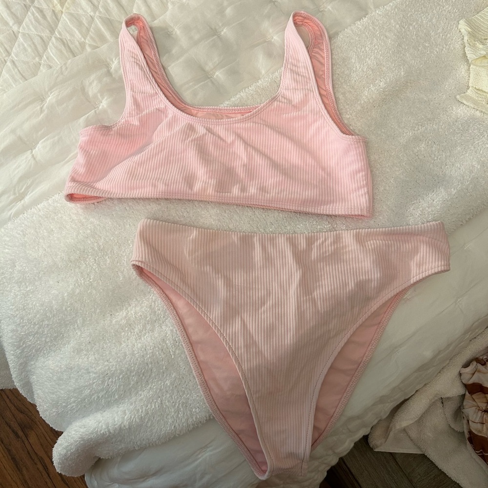 Frankie’s Bikini’s (Conner Ribbed Scoop Top/Jenna High Waist Bikini Bottom)